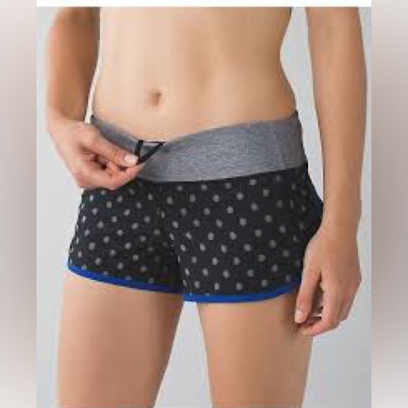 Lululemon shorts, size 6 polkadot - Picture 1 of 9